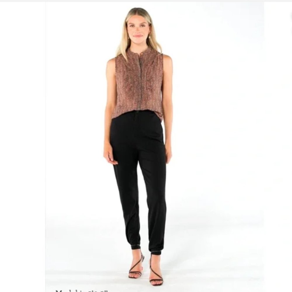 CAbi Spring 23' Pogger Pants